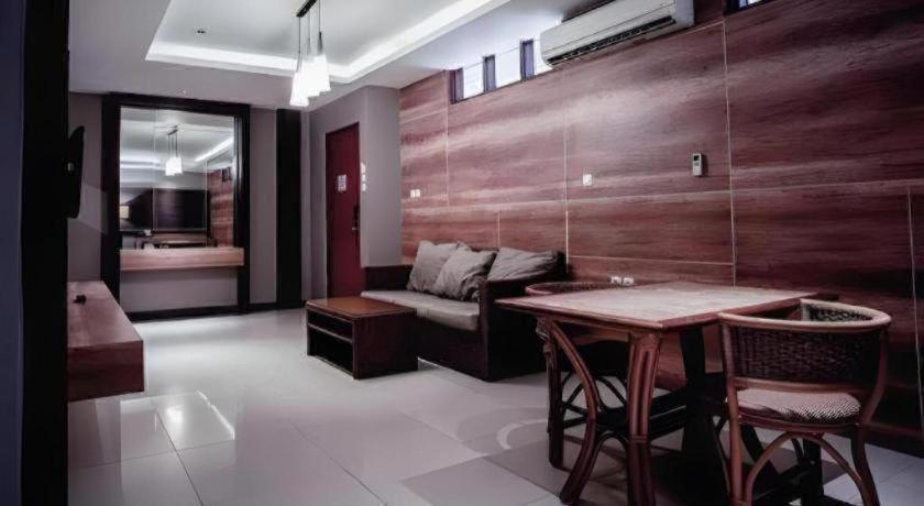 Hotel Asri Plaza Asia Tasikmalaya Buitenkant foto