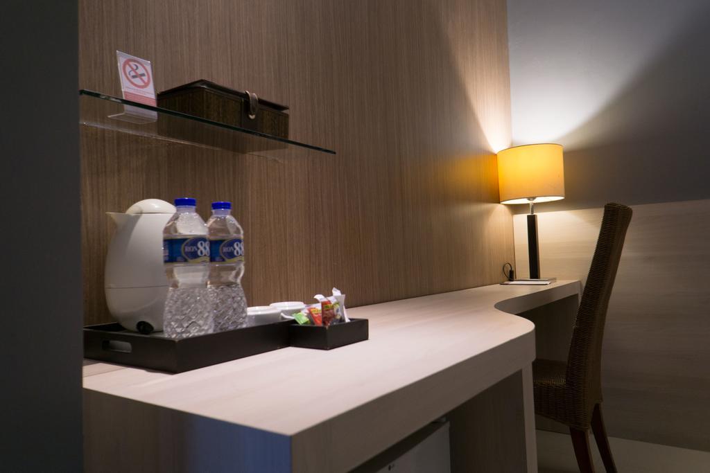 Hotel Asri Plaza Asia Tasikmalaya Buitenkant foto
