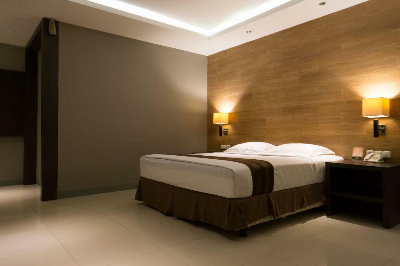 Hotel Asri Plaza Asia Tasikmalaya Buitenkant foto