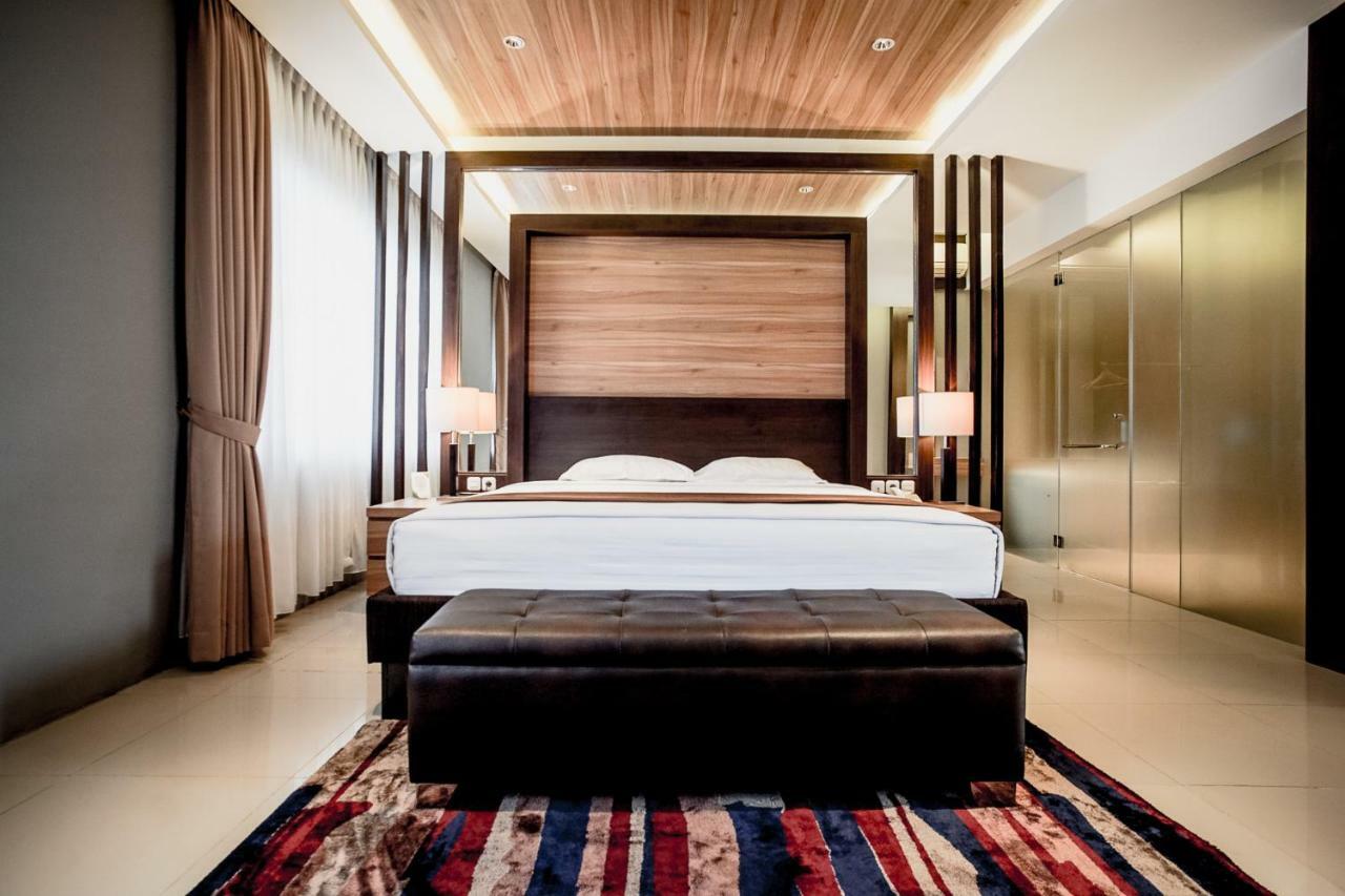 Hotel Asri Plaza Asia Tasikmalaya Buitenkant foto